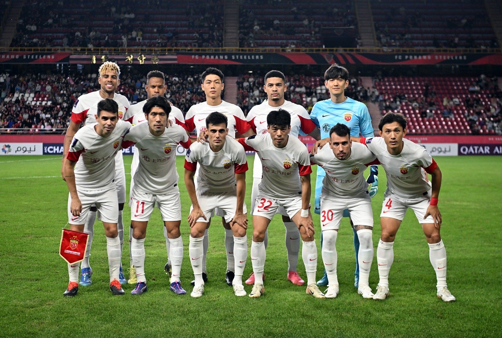 包含阿贾克斯发布备战花絮,关键时刻迎来里程碑,亚冠任务艰巨,身体对抗强度拉满的词条 包含阿贾克斯发布备战花絮,关键时刻迎来里程碑,亚冠任务艰巨,身体对抗强度拉满的词条