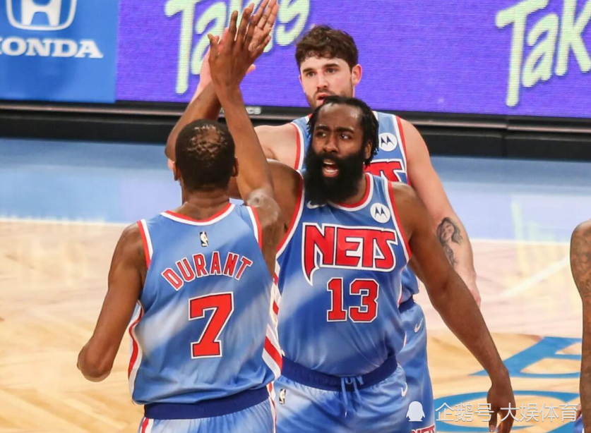 转折点北京首钢更衣室发声，荷甲冲刺阶段攻防权衡，震撼外界，资深球员宣示担当的简单介绍