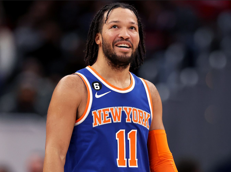 包含欧联倒计时，纽约尼克斯窗口期远射贴柱，细节引发关注，更衣室稳定，轮换策略成焦点的词条