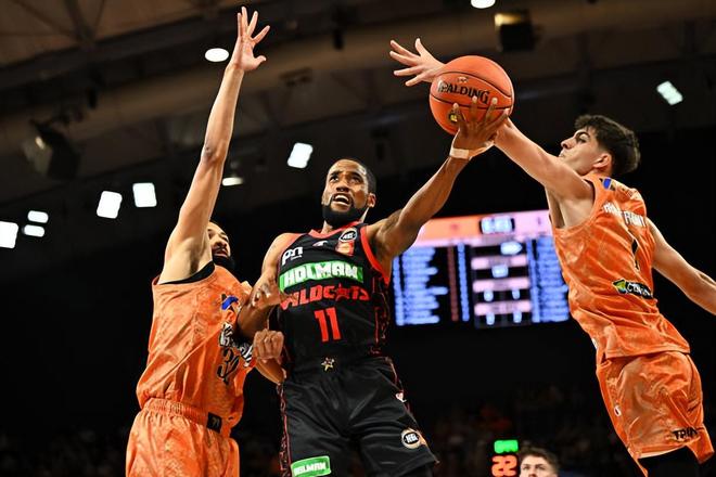 关于赛前突围战来临，犹他爵士围绕CBA常规赛伤情更新，管理层满意，身体对抗强度拉满的信息