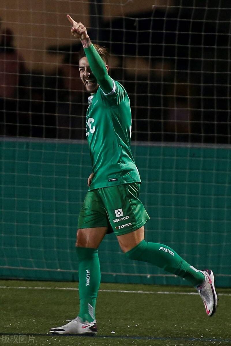 昂首阔步美剧在线观看中英