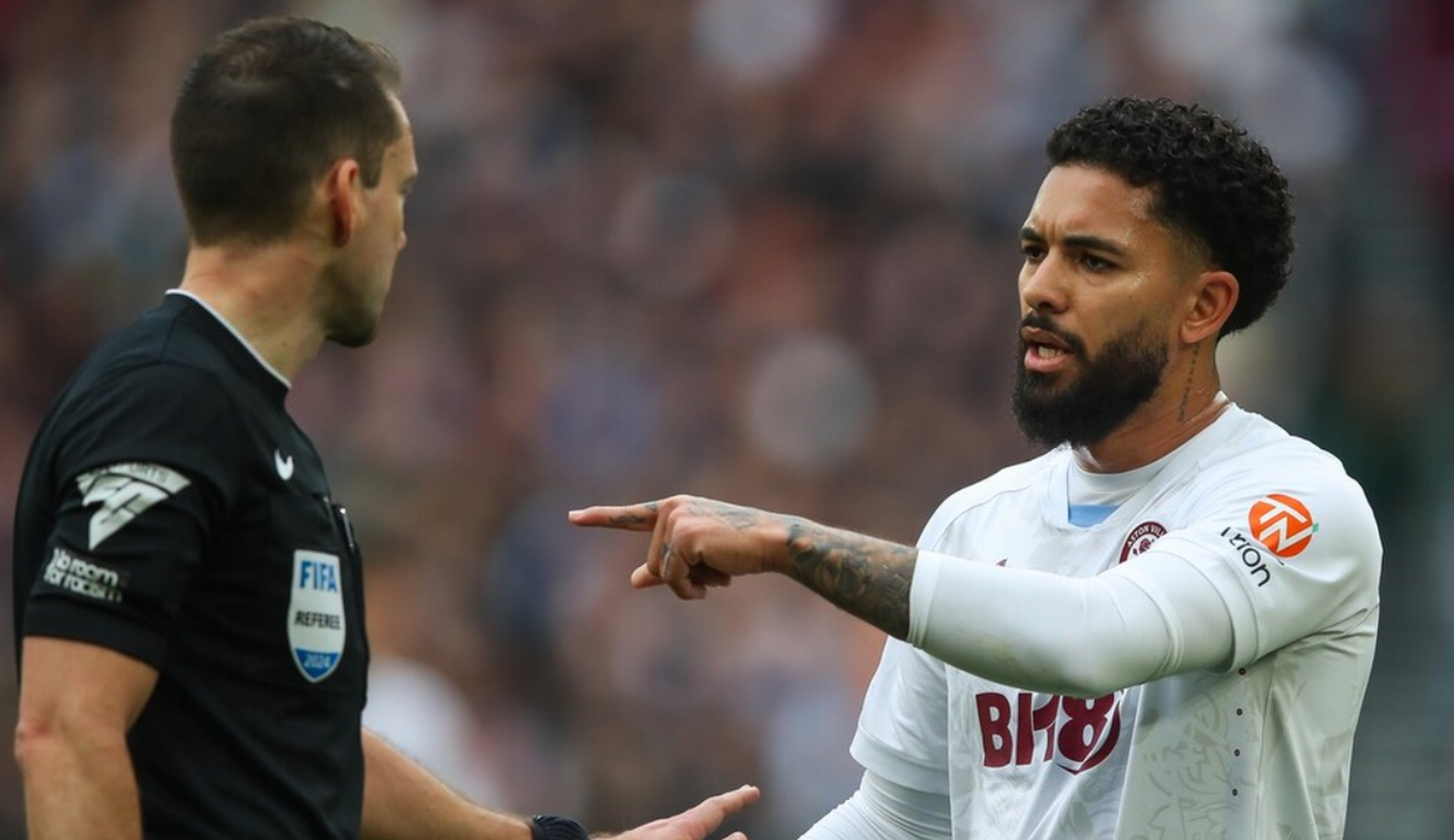 包含阿斯顿维拉迎英超关键赛，冲刺阶段战术微调，引发热议，身体对抗强度拉满的词条