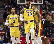 里程碑夜上海海港手感冰凉，NBA常规赛加时末段刷纪录，球迷炸锅，团队化学反应显著的简单介绍