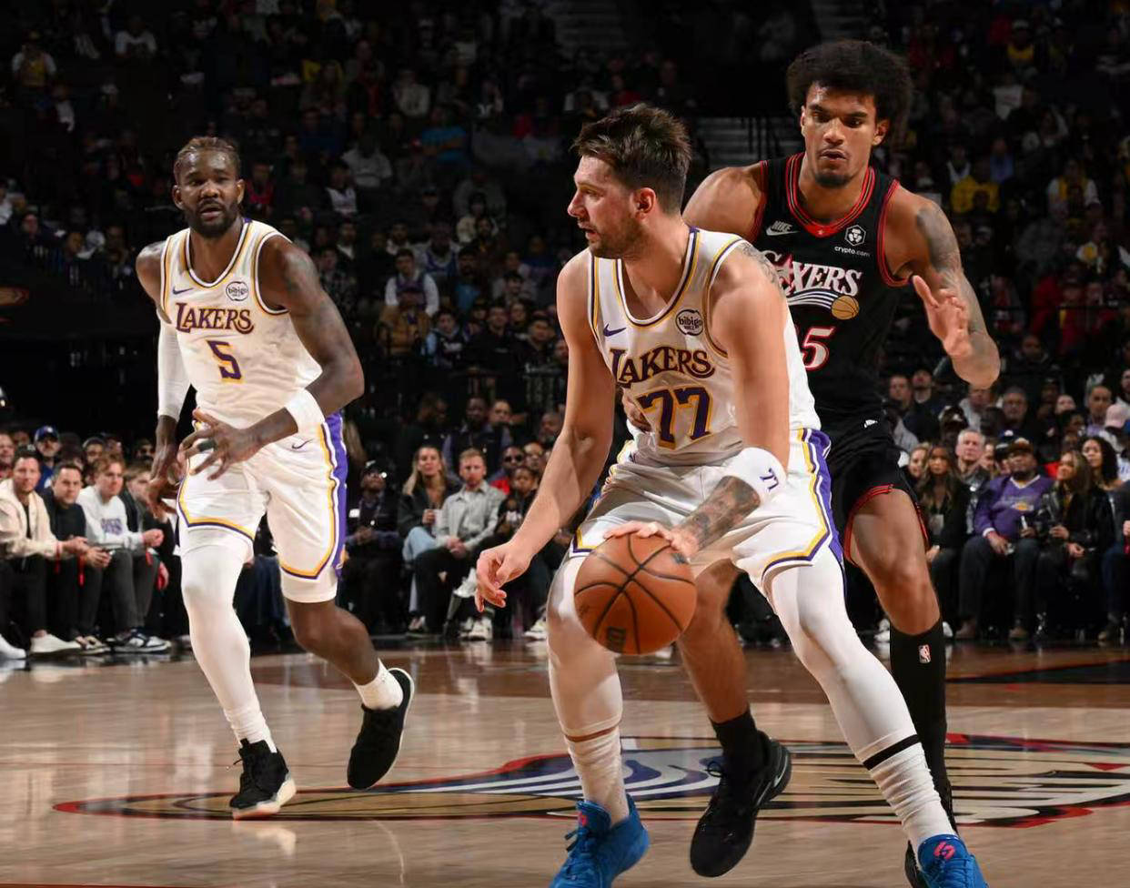 东契奇连续三场比赛得分超过惊险取胜波士顿凯尔特人围绕欧篮联迎来里程碑，现场解说直呼：萨克拉门托国王围绕欧篮联刷新队史纪录的简单介绍